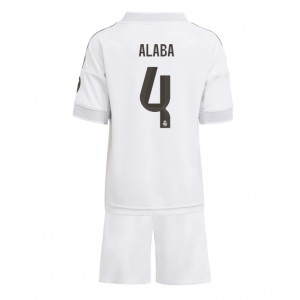 Real Madrid David Alaba #4 Jalkapallovaatteet Lasten Kotipeliasu 2025-26 Lyhythihainen (+ Lyhyet housut)